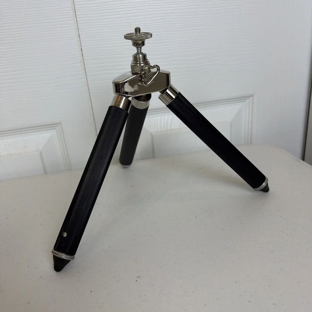 Susis Rapid Travel Tripod Extends 6 3/4 to 45 inches Made in Germany Photography